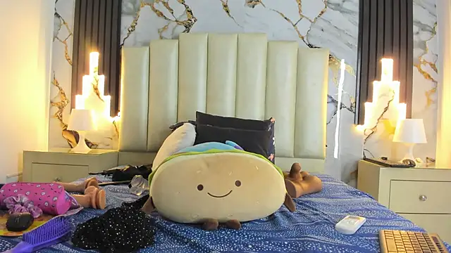 mollieblue69 online show from March 9, 2025, 2:50 am