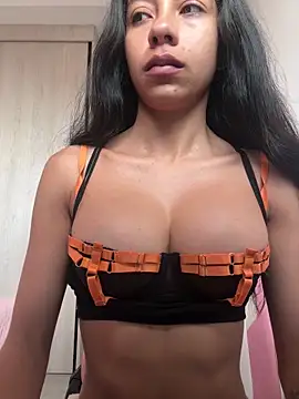 Anamhenao online show from December 21, 2025, 12:07 pm