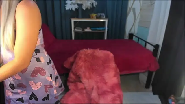 Laura yourhottestbabe123 online show from November 29, 2025, 5:13 pm