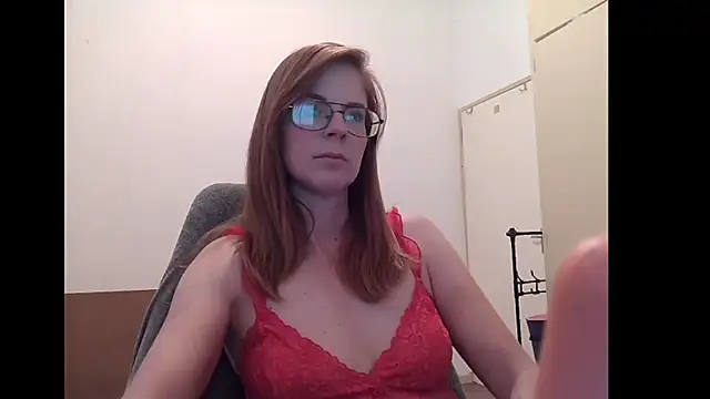 Snapshot of SavannaGirly chatting on May 11, 2026, 7:43 am SavannaGirly online show from May 11, 2026, 7:43 am