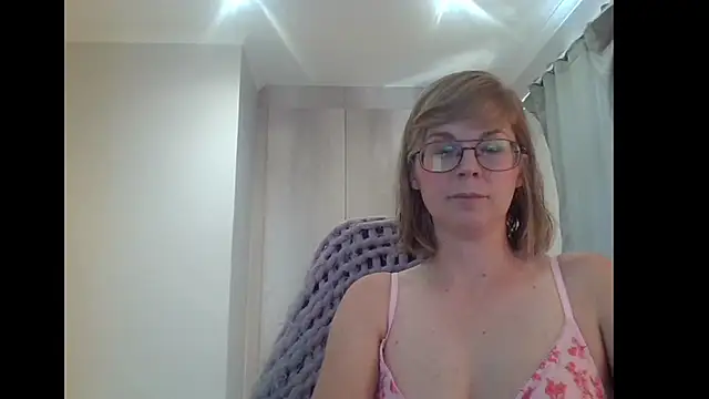 Snapshot of SavannaGirly chatting on January 26, 2025, 7:10 am SavannaGirly online show from January 26, 2025, 7:10 am