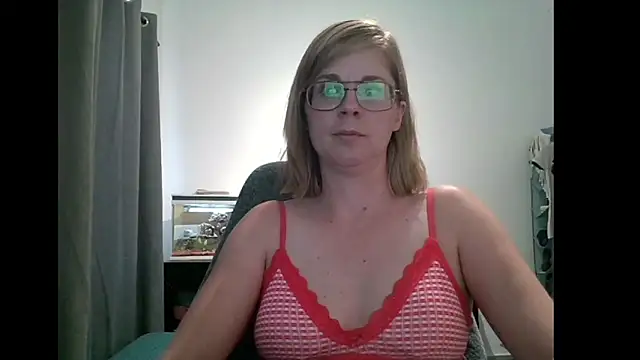 Snapshot of SavannaGirly chatting on February 12, 2025, 2:54 pm SavannaGirly online show from February 12, 2025, 2:54 pm
