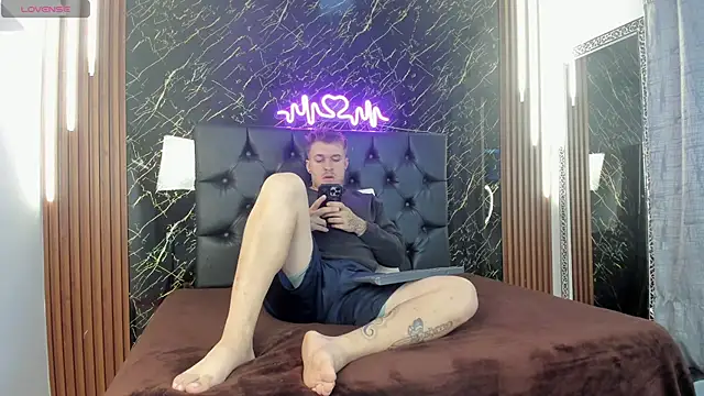 Snapshot of keane_lee chatting on November 6, 2025, 1:04 pm keane lee online show from November 6, 2025, 1:04 pm