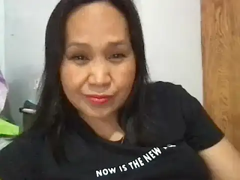 Snapshot of Lhadycarolyn chatting on February 22, 2025, 4:40 am Lhadycarolyn online show from February 22, 2025, 4:40 am