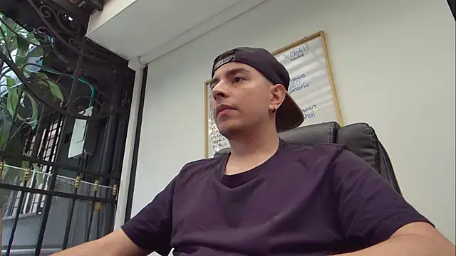 Snapshot of Jhoan_saenz chatting on February 1, 2025, 4:22 pm Jhoan saenz online show from February 1, 2025, 4:22 pm