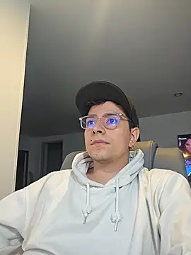 Snapshot of Jhoan_saenz chatting on September 20, 2025, 6:07 am Jhoan saenz online show from September 20, 2025, 6:07 am