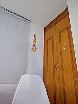 Snapshot of Jhoan_saenz chatting on March 14, 2025, 3:48 am Jhoan saenz online show from March 14, 2025, 3:48 am