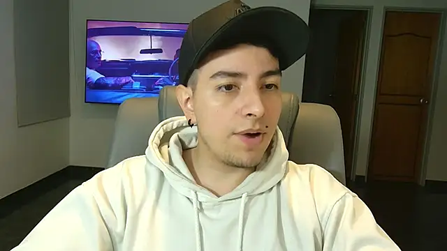 Snapshot of Jhoan_saenz chatting on October 23, 2025, 1:26 am Jhoan saenz online show from October 23, 2025, 1:26 am