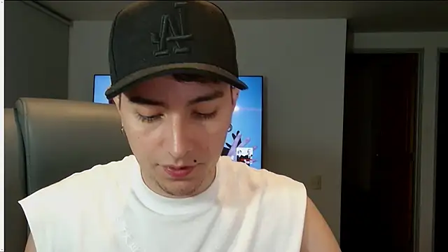 Snapshot of Jhoan_saenz chatting on October 7, 2025, 5:41 am Jhoan saenz online show from October 7, 2025, 5:41 am