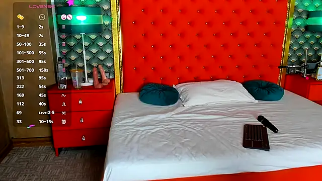 VallerieJones online show from November 28, 2025, 3:17 am