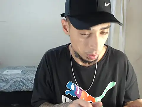 emiliano hottt online show from January 28, 2025, 11:39 pm