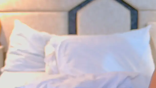 April Cutee online show from February 27, 2025, 2:57 am