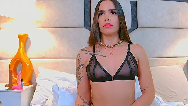 April Cutee online show from February 26, 2025, 11:41 pm