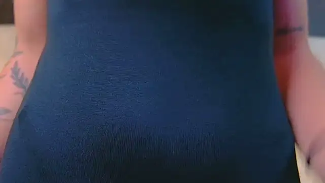 April Cutee online show from February 19, 2025, 3:05 pm