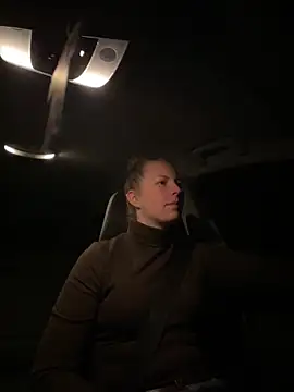 Girlnina-1995 online show from December 20, 2025, 5:21 am