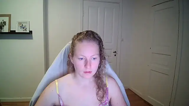Snapshot of Girlnina-1995 chatting on September 29, 2025, 7:59 am Girlnina-1995 online show from September 29, 2025, 7:59 am
