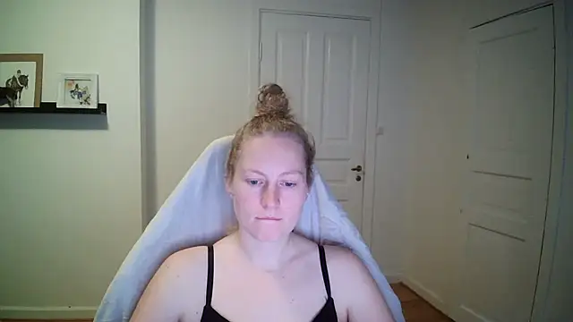 Girlnina-1995 online show from October 21, 2025, 11:20 am