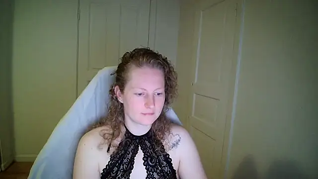 Girlnina-1995 online show from March 25, 2026, 8:14 am