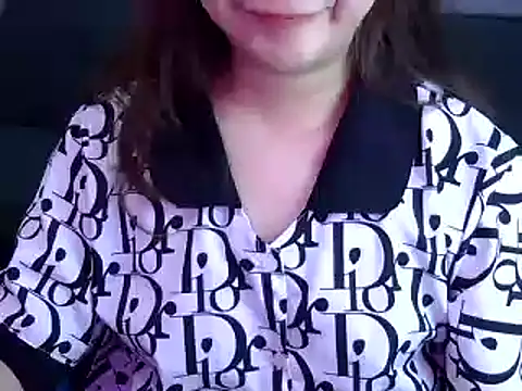 Snapshot of Bee_2k chatting on May 13, 2026, 4:30 am Bee 2k online show from May 13, 2026, 4:30 am