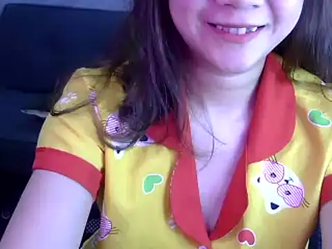 Snapshot of Bee_2k chatting on May 6, 2026, 4:16 am Bee 2k online show from May 6, 2026, 4:16 am