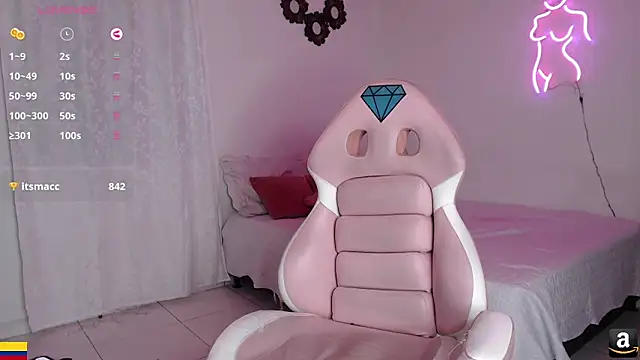 luzesmeraldaw online show from February 12, 2025, 3:49 pm