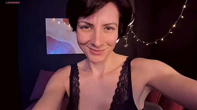 LorenDaze online show from February 11, 2025, 5:29 pm