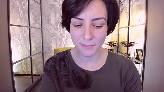 LorenDaze online show from March 18, 2025, 5:12 pm