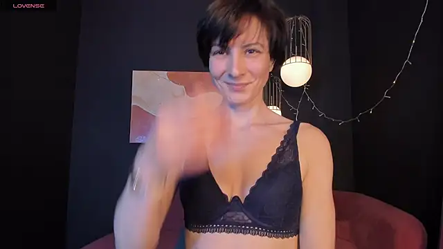 LorenDaze online show from February 12, 2025, 5:16 pm