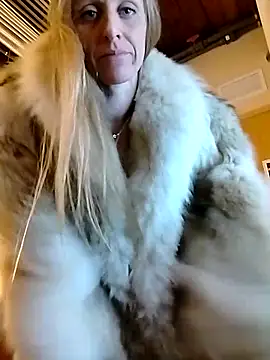 eatmeplease44 online show from February 13, 2026, 7:52 am