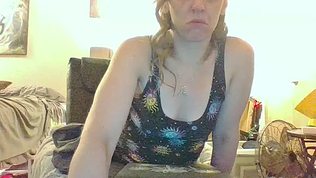 Snapshot of eatmeplease44 chatting on October 20, 2025, 7:53 am eatmeplease44 online show from October 20, 2025, 7:53 am