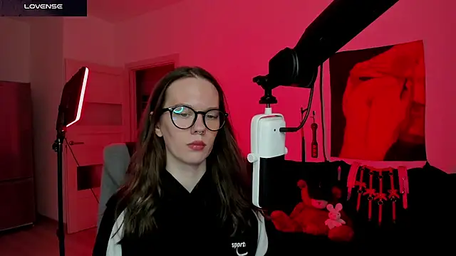 DivineBite online show from March 18, 2026, 4:52 pm