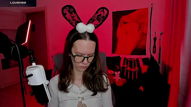 DivineBite online show from April 18, 2026, 6:21 pm