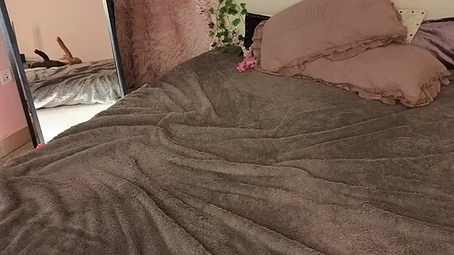 AmalyGreen online show from September 23, 2025, 3:41 pm