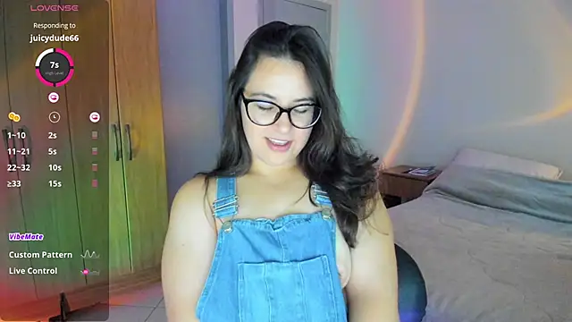 Snapshot of anna_love_hot chatting on January 6, 2025, 10:05 pm anna love hot online show from January 6, 2025, 10:05 pm