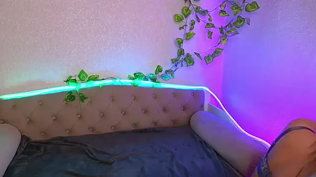 Snapshot of ParadisePleasure_ chatting on February 21, 2025, 1:55 am ParadisePleasure  online show from February 21, 2025, 1:55 am