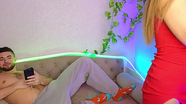 Snapshot of ParadisePleasure_ chatting on March 6, 2025, 1:58 am ParadisePleasure  online show from March 6, 2025, 1:58 am