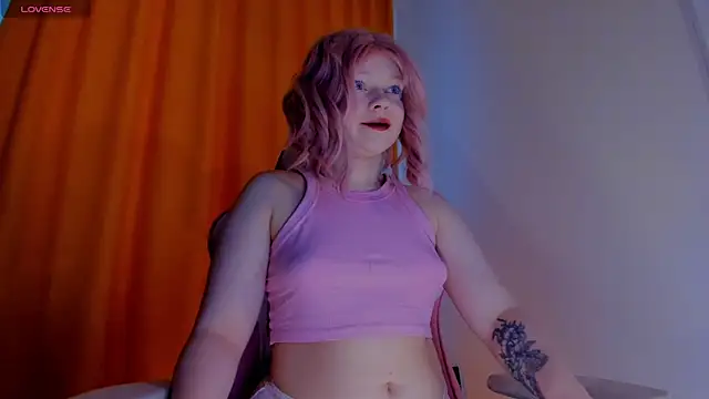 Snapshot of SueNiceeeee chatting on March 4, 2026, 1:08 pm SueNiceeeee online show from March 4, 2026, 1:08 pm