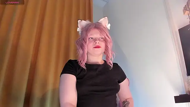 Snapshot of SueNiceeeee chatting on February 3, 2026, 2:53 am SueNiceeeee online show from February 3, 2026, 2:53 am