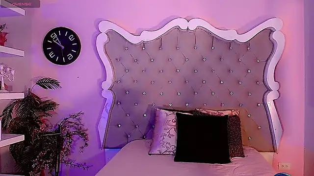 Snapshot of LeyXandrabraz chatting on November 28, 2025, 7:47 pm LeyXandrabraz online show from November 28, 2025, 7:47 pm