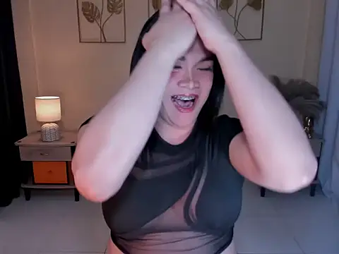 MaxeneCullens online show from February 14, 2026, 4:56 am