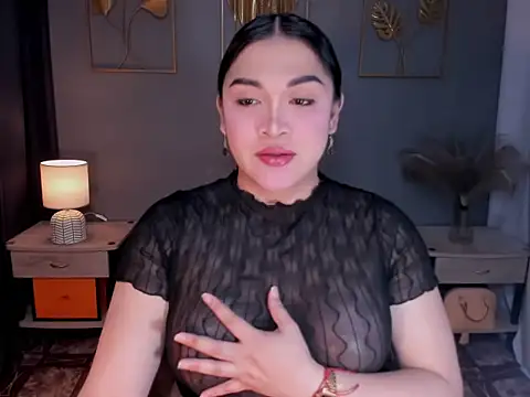 MaxeneCullens online show from November 9, 2025, 3:10 am