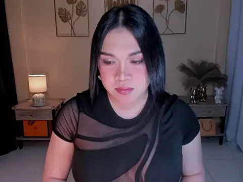 MaxeneCullens online show from April 8, 2026, 6:37 am