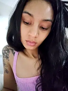 Leaberry online show from November 2, 2025, 1:43 am