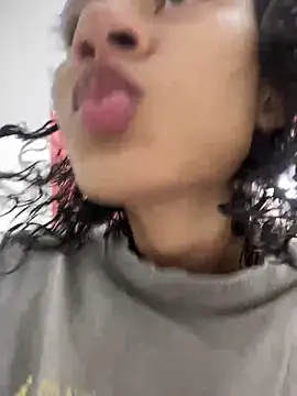 Snapshot of Leaberry chatting on January 14, 2025, 11:16 pm Leaberry online show from January 14, 2025, 11:16 pm