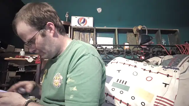 charactrzero online show from December 19, 2025, 1:42 am