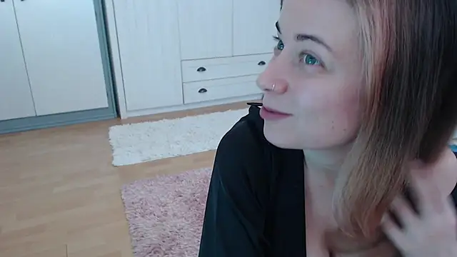 Snapshot of lara_vanilla chatting on February 20, 2025, 1:30 pm lara vanilla online show from February 20, 2025, 1:30 pm