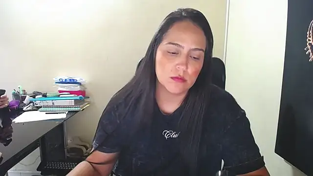 Snapshot of kendall_52 chatting on October 10, 2025, 2:40 pm kendall 52 online show from October 10, 2025, 2:40 pm