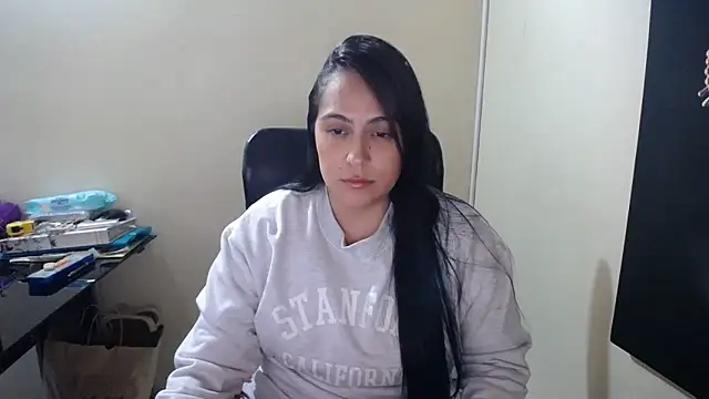 Snapshot of kendall_52 chatting on February 14, 2025, 1:51 pm kendall 52 online show from February 14, 2025, 1:51 pm