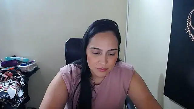 Snapshot of kendall_52 chatting on February 1, 2025, 2:13 pm kendall 52 online show from February 1, 2025, 2:13 pm