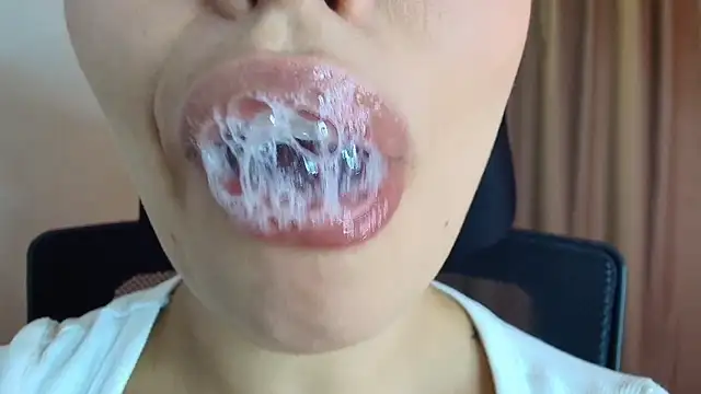 lisbet21x online show from April 13, 2026, 10:47 pm